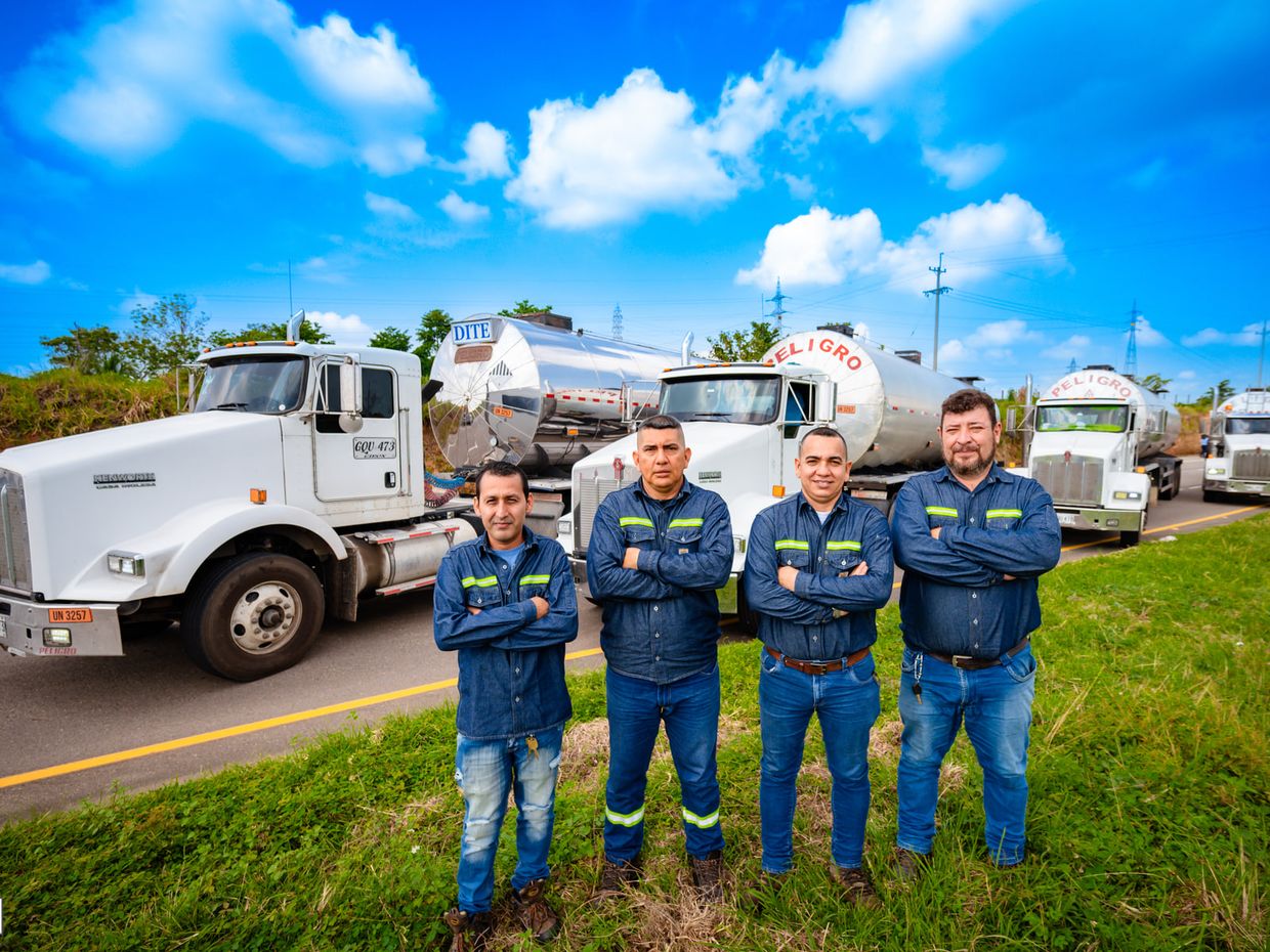 Conductores frente a la flota de carrotanques